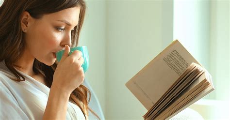 17 Signs You’re a Total Bookworm