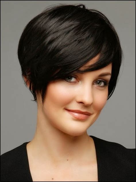 29 Stupendous Short Haircuts Perfect For Women With Round Faces