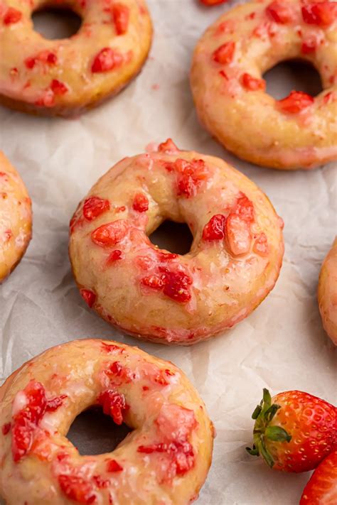 Baked Strawberry Donuts with Tasty Glaze - DIY Candy