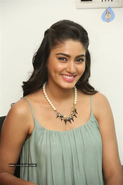 Sana Makbul Stills - Photo 51 of 114