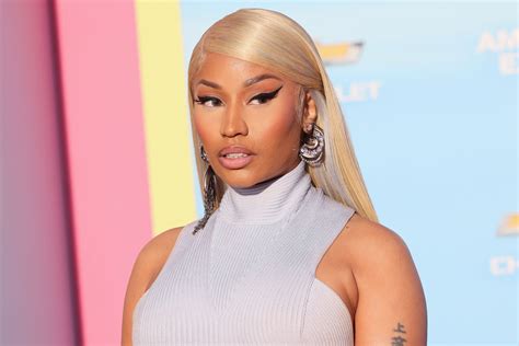 Nicki Minaj Records Her Arrest, Accused by Police of 'Carrying Drugs'