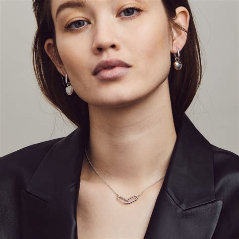 Adriana Diamond's Instagram, Twitter & Facebook on IDCrawl