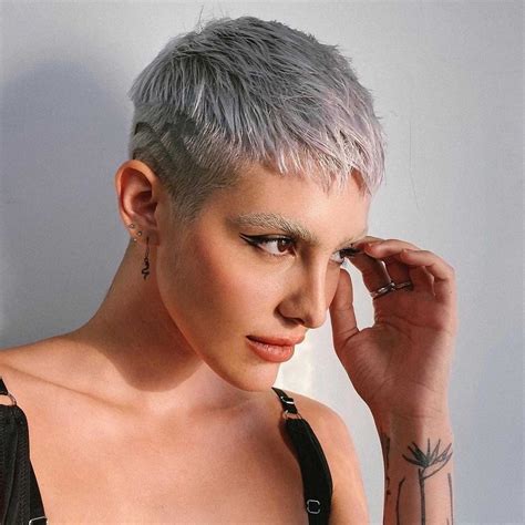 Capelli cortissimi donna: 25 foto spettacolari per chi ama le sfumature ...