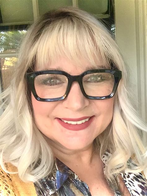 Robin Kelly | Tyler Texas. Elevating Brands with Innovative Digital