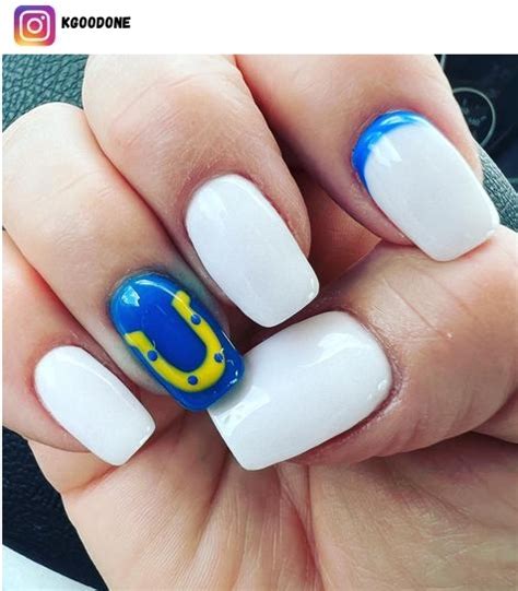 56 Horseshoe Nail Art Designs - Nerd About Town