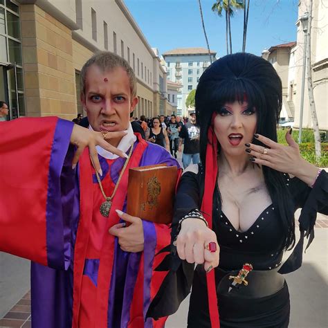 Elvira "Mistress of the Dark" Cosplay | Horror Amino