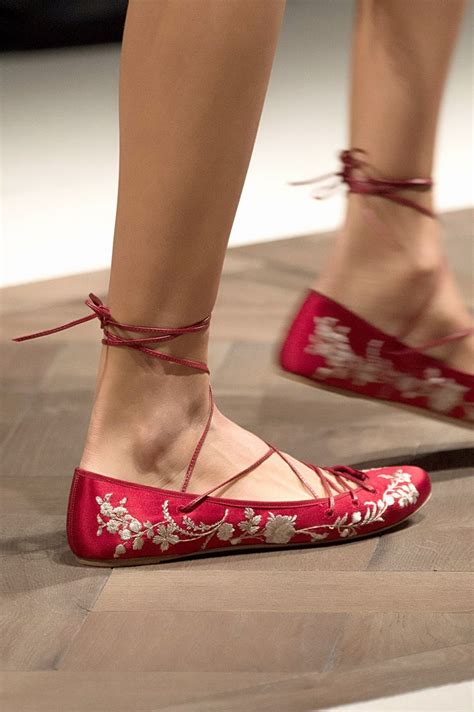140 лучших пар обуви Недели моды в Милане | Fashion shoes, Women shoes ...