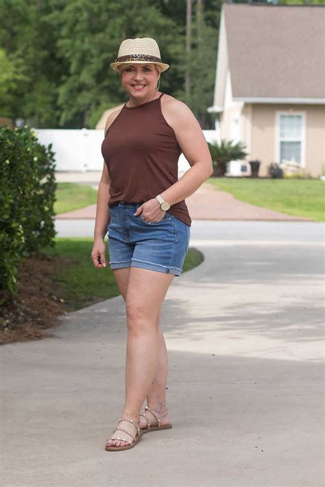 Savvy Southern Chic - Stylish office outfits and casual wear/ Over 40