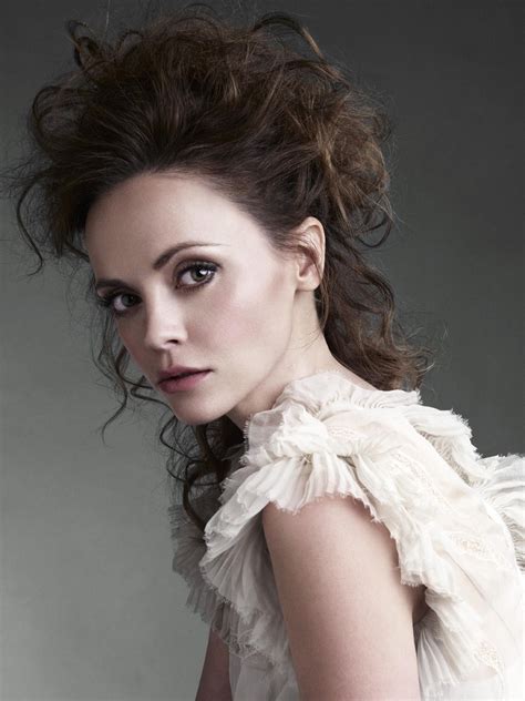 christina ricci photoshoot - Pesquisa Google | Кристина риччи, Кремовые