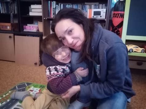 Съдът върна на Галя родения вкъщи Буда, той вече се казва Атанас и има ЕГН