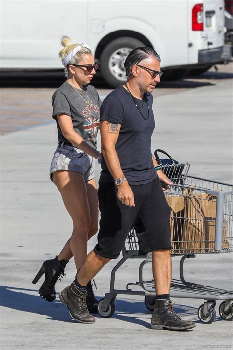 Lady Gaga Flashing Her Booty In A Short Shorts - PlayCelebs.net