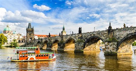 Praga: tour a piedi privato delle attrazioni della città | GetYourGuide