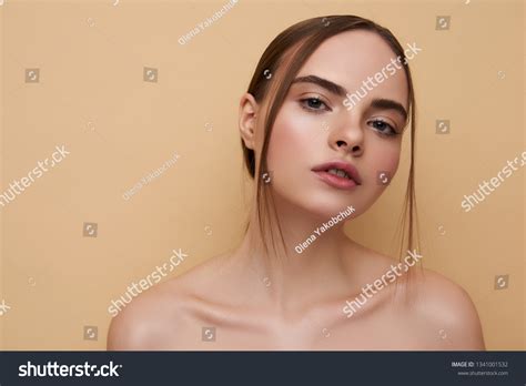 Portrait Beautiful Young Bare Shouldered Woman Stock Photo 1341001532 ...