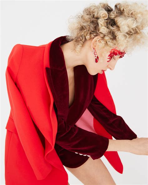 BEAUTY_WS_2022-A28 - SARAH SILVER