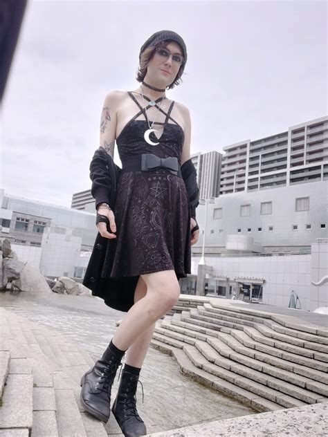 Proud Trans Goth Girl Living in Japan 💙🖤 : r/transpositive