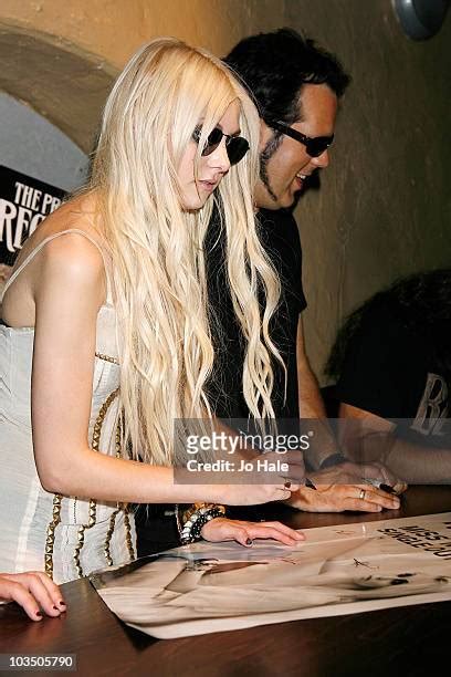 11 The Pretty Reckless Album Playback Stock Photos, High-Res Pictures ...
