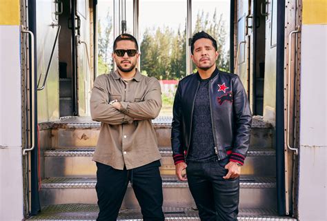 Luis Fonsi Joins Cali Y El Dandee In "Yo No Te Olvido" Music Video
