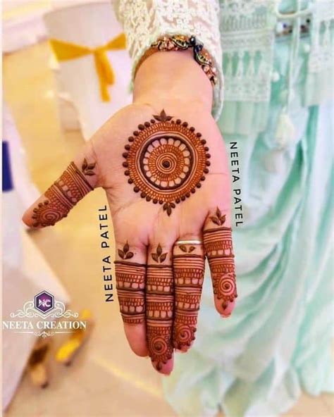 Mandala mehndi design - Simple Craft Idea