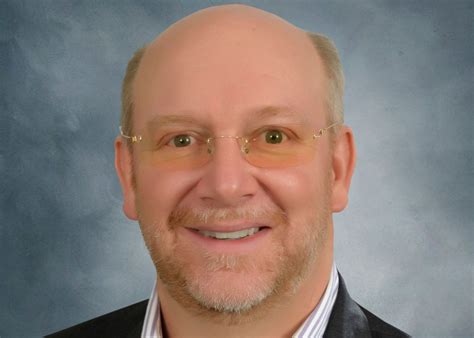 "El error es pensar que existen programas solamente online, programas