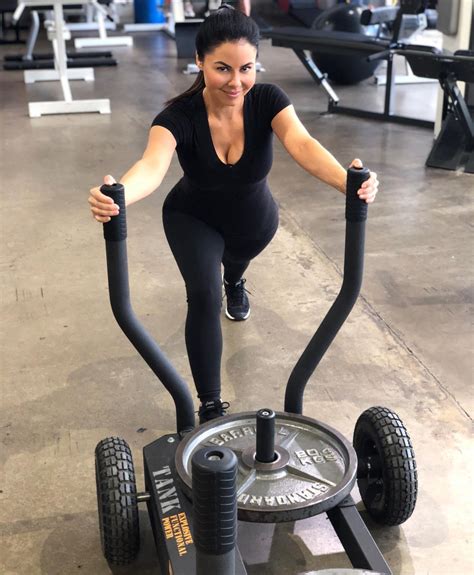 Jennifer Reyna😍 : r/CurvyNewsWomen