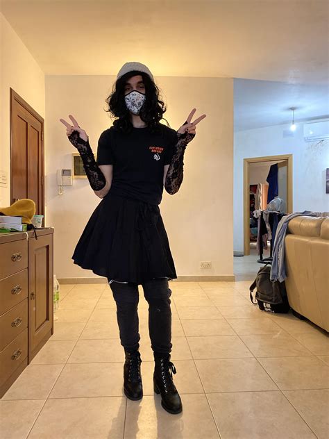 Trying to go for the alt/goth girl aesthetic, any tips? 🖤 : r/crossdressing