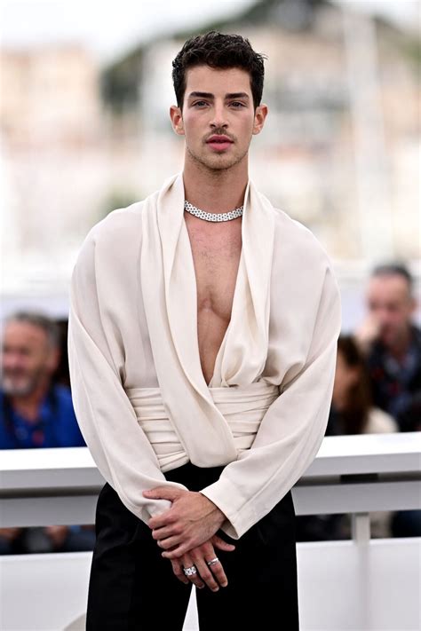 Manu Ríos knows how to work a red carpet — Photos – Socialite Life