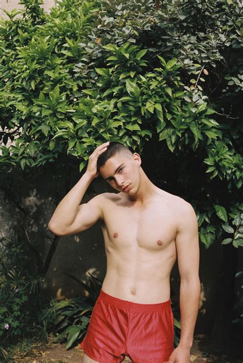 Ron Levi By Simon Elmalem Vanity Teen 虚荣青年 Lifestyle & New Faces Magazine