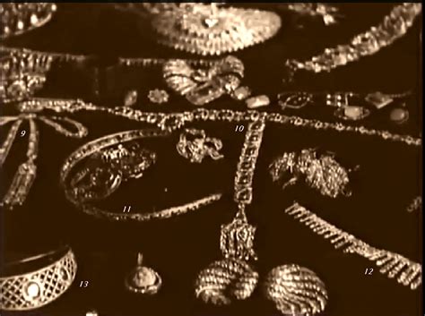 Pictures of Yusupov jewelry discovered in 1925: 9:Ruby and Diamond ...