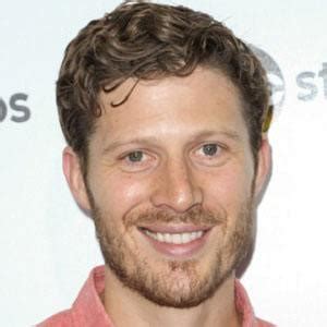 Zach Gilford - Net Worth 2024, Age, Height, Bio, Birthday, Wiki