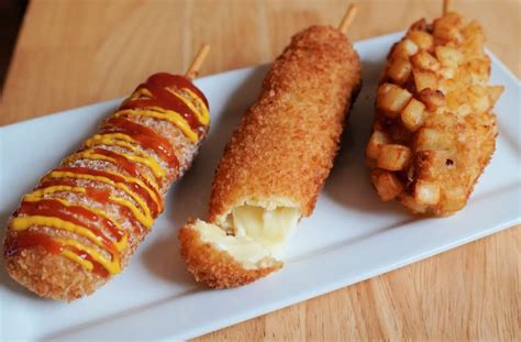 Wie kann man Corn Dogs noch besser machen? Bestreichen Sie sie mit ...