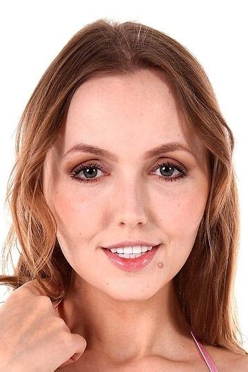 Sia Siberia - Profile Images — The Movie Database (TMDB)