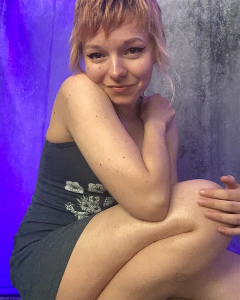 AlexaCrush (@alexathecrush) • Instagram photos and videos