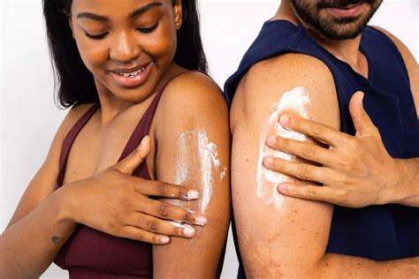 Moisturizing Lotion For Extra Dry Skin | Lubriderm®