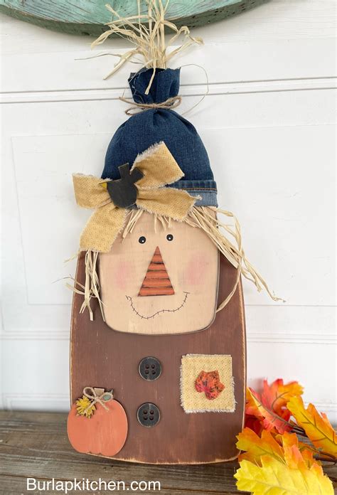 Fall Scarecrow Craft - Burlap Kitchen