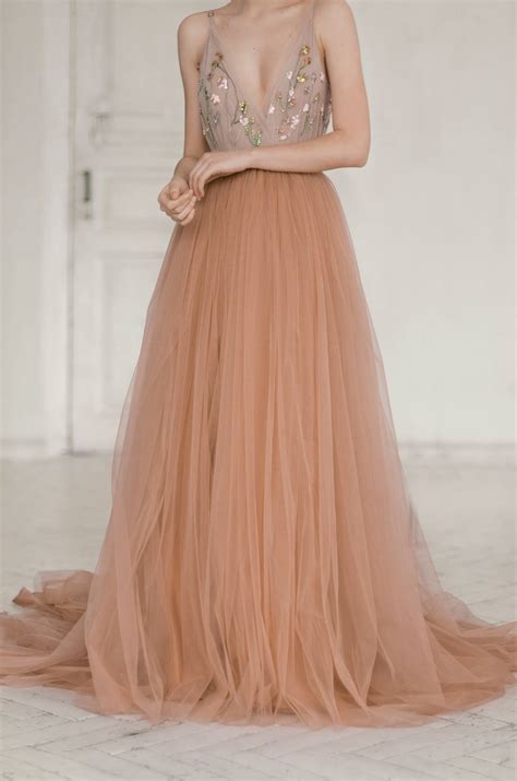 robe de mariée en tulle et étoiles dorées - blog mariage