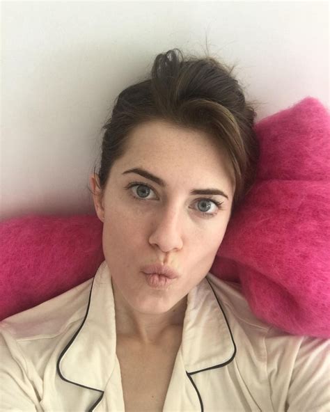 The Best Celebrity No-Makeup Selfies Ever - Glamour