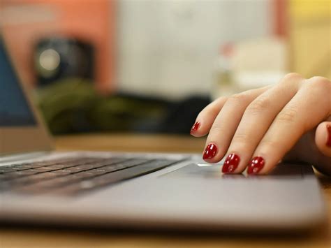 Płace w Polsce. Eksperci zapowiadają mniejsze szanse na podwyżki – InfoTuba