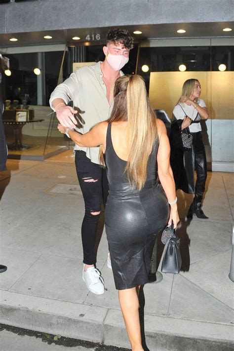 Larsa Pippen Sexy Skirt - Hot Celebs Home