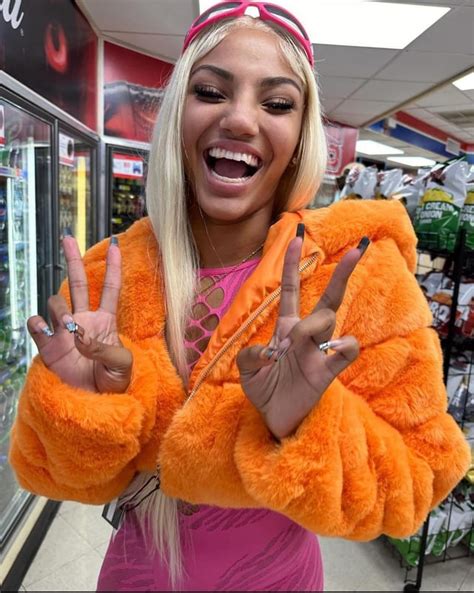 She’s so sexy🥵 : r/avibabyyyy___