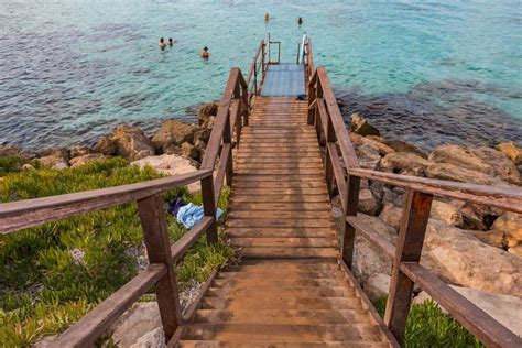 The beach Nausicaa is located 5 minutes away on foot from the world ...