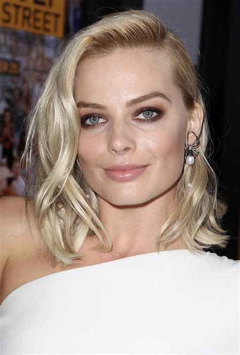 Margot Robbie finally realized that she is a sexy Bimbo blonde and to
