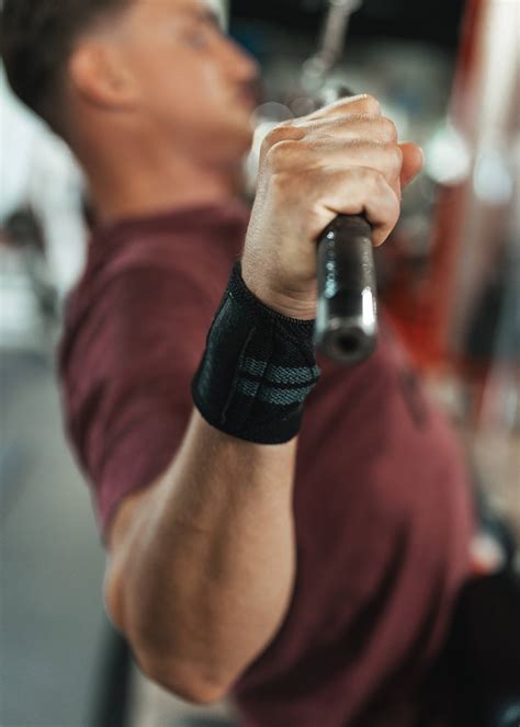 When and Why To Wear Wrist Wraps
