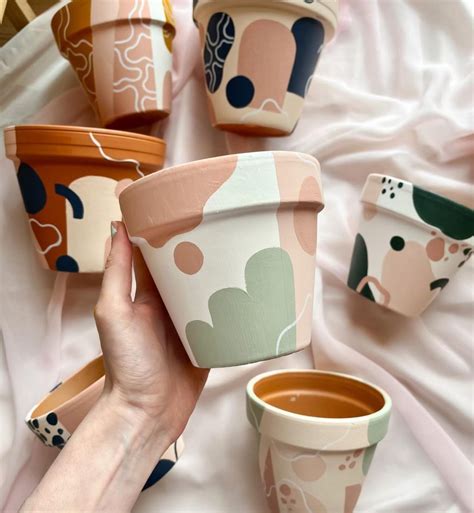 20 Beautiful Painted Flower Pot Ideas - Wonder Forest