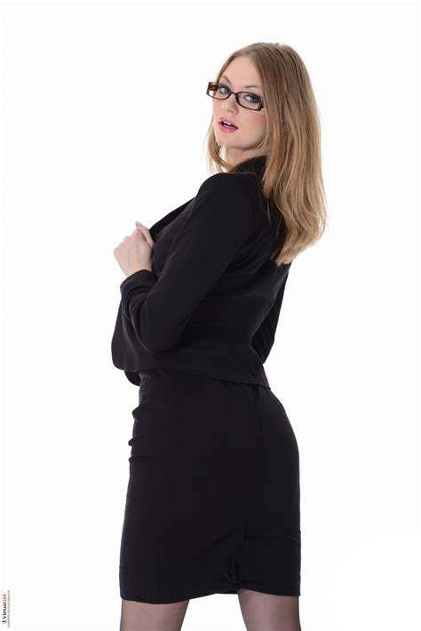 Fondos de Pantalla 3003x4500 Merry Pie Virtuagirlhd El fondo blanco