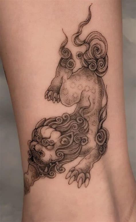 What a Foo Dog Tattoo Really Means (With Pictures) | Tatuajes raros ...