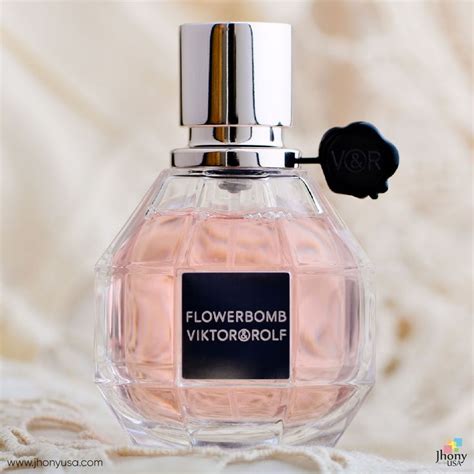 FLOWERBOMB EAU DE PARFUM An explosion of floral sensations, Flowerbomb ...