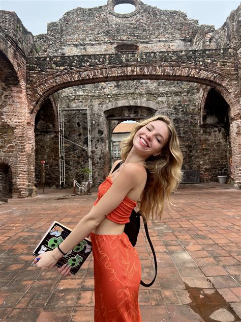 Conheça Fefe, a tiktoker do momento: 'Sou um ser humano imperfeito que