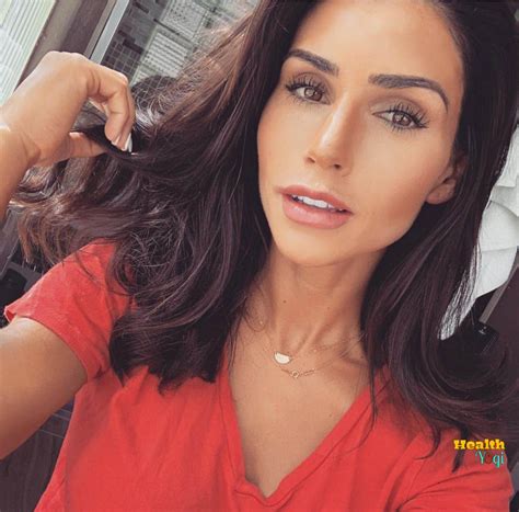 Alexia Clark Diet Plan And Workout Routine | Workout Videos | Instagram