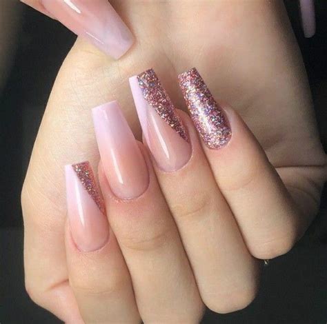Aprender acerca 58+ imagen uñas con brillos color rosa - Abzlocal.mx