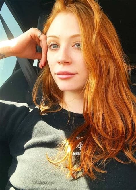 Liliana Mumy Height, Weight, Age, Boyfriend, Family, Facts, Biography